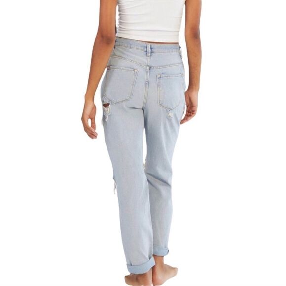 Urban Outfitters UO BDG Destroyed High Waisted Mom High Rise Jeans 27 - Picture 2 of 7